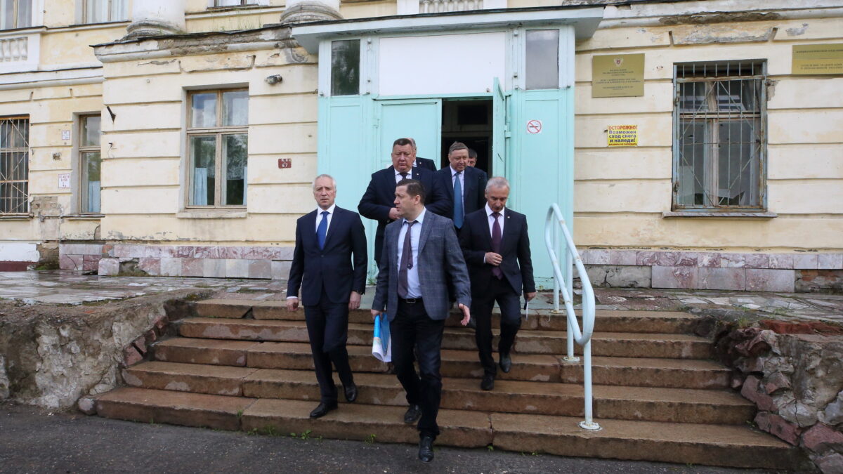 Владимир Мазур оценил социально-экономическое развитие Северска и пообщался с горожанами