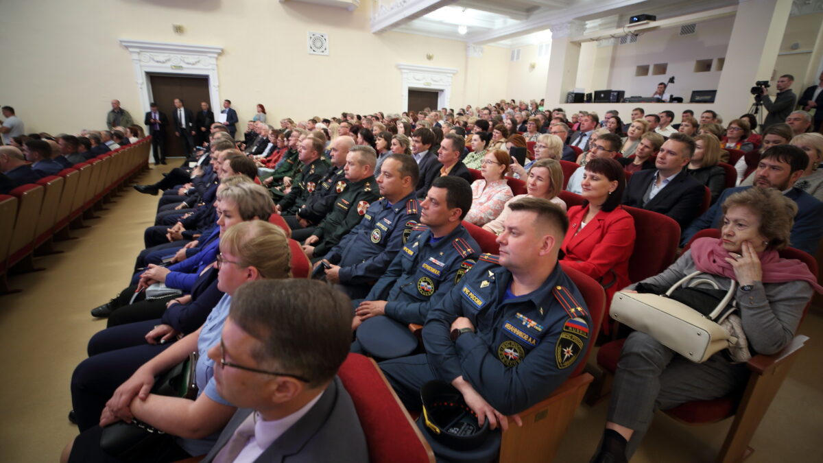 Владимир Мазур оценил социально-экономическое развитие Северска и пообщался с горожанами