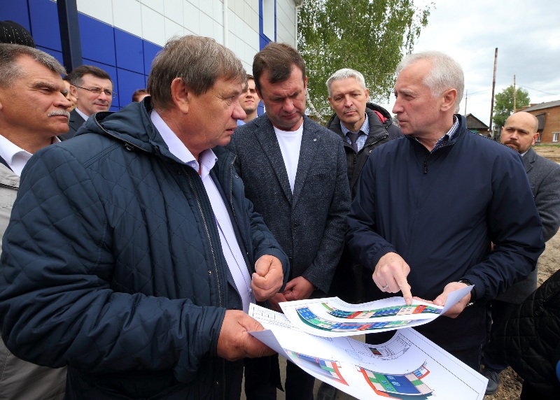 Агропром, строительство соцобъектов и культура: томский врио губернатора посетил Асиновский район
