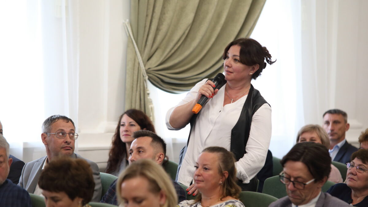 Как привлечь молодежь на село: власти и жители обсудили проблемы и развитие Томского района