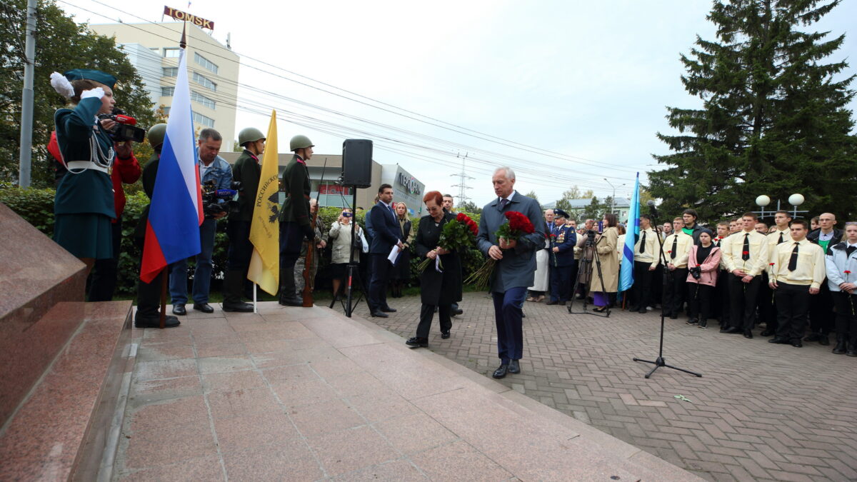 Томичи почтили память Героя СССР Федора Зинченко