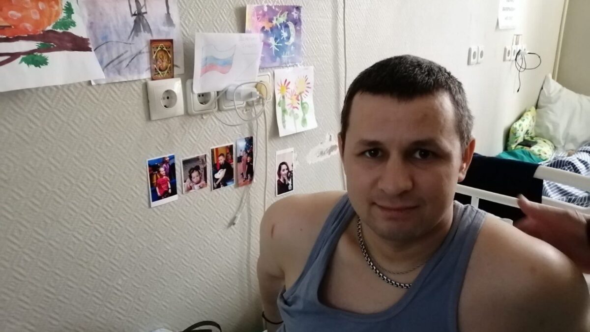 Томичи в Москве навестили раненых бойцов в госпитале имени Бурденко