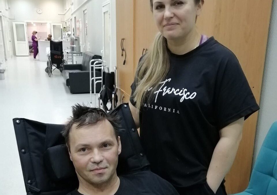 Томичи в Москве навестили раненых бойцов в госпитале имени Бурденко