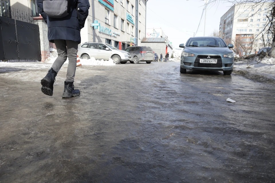 В Томске должны усилить уборку улиц от снега и наледи по поручению губернатора tomsk.kp.ru