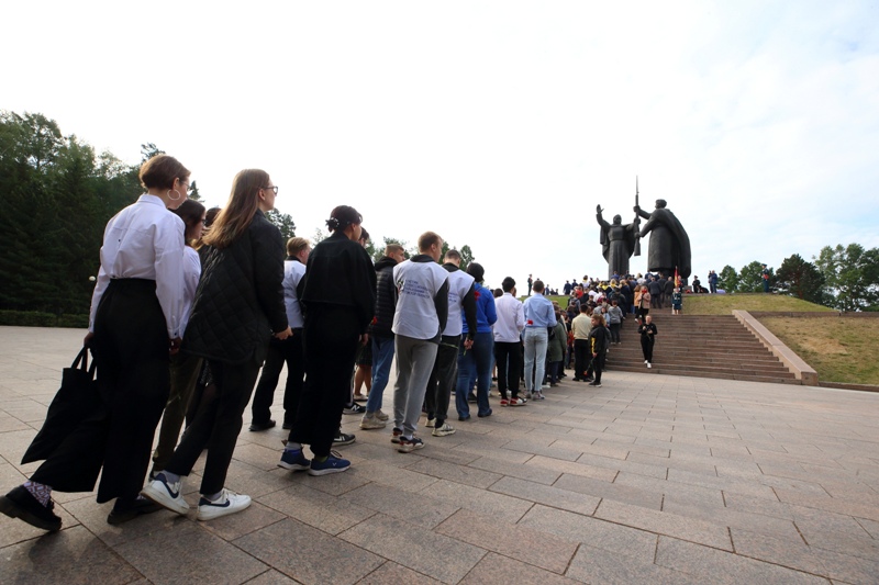 Губернатор открыл в Томске митинг в День памяти и скорби