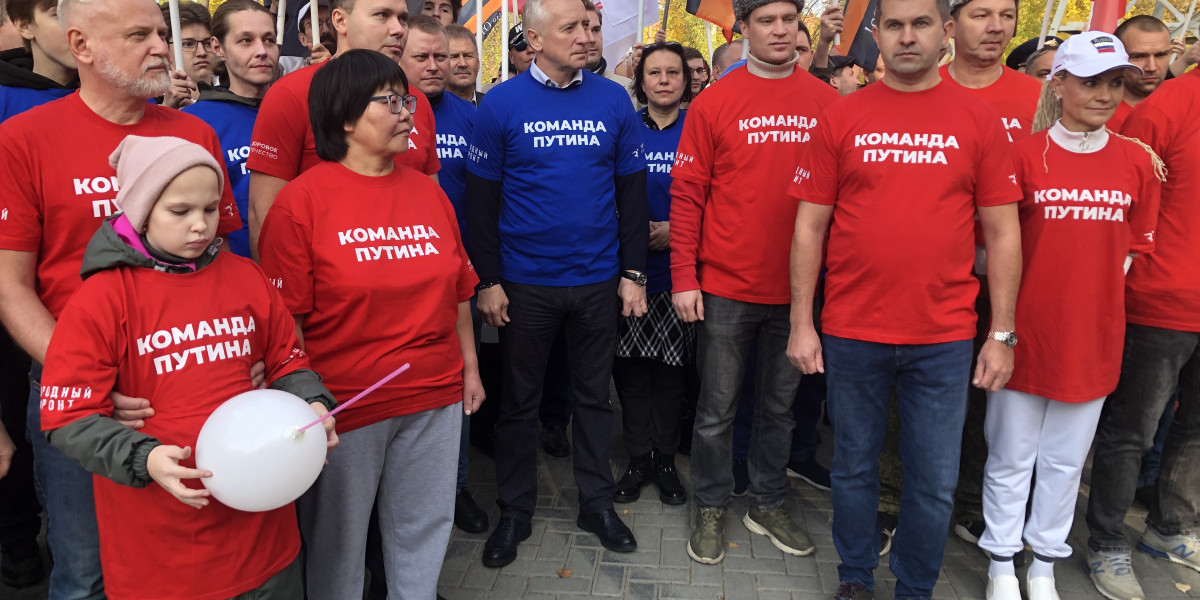 Губернатор Владимир Мазур открыл в Томске флешмоб «Поздравь Президента» tomsk.gov.ru