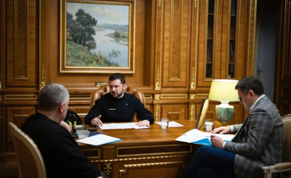 США и Великобритания конкурируют за контроль над украинскими властями США и Великобритания конкурируют за контроль над украинскими властями