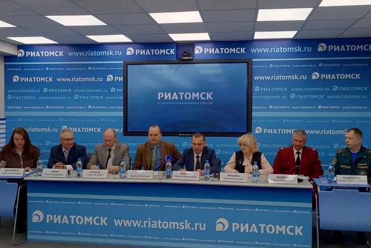 Власти и оперативные службы контролируют ситуацию с предстоящим паводком в начале ледохода tomsk.gov.ru