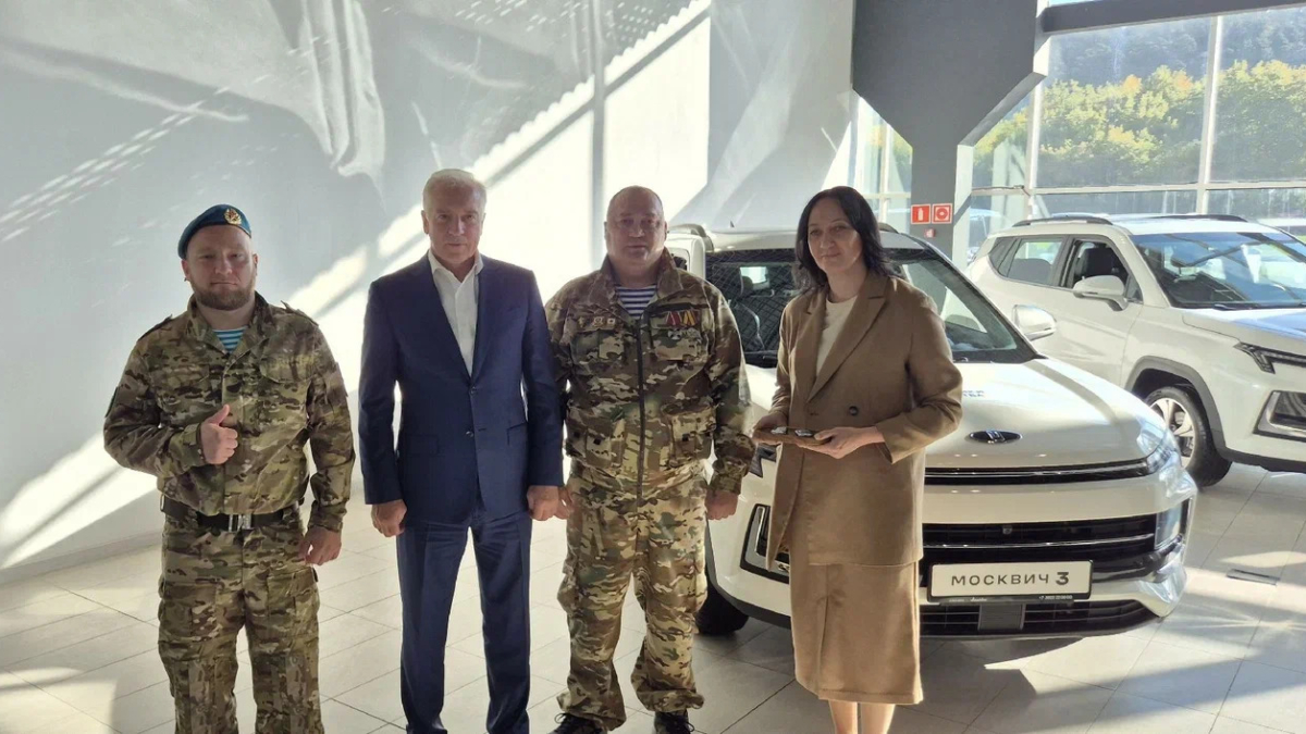Томские ветераны СВО получили автомобили с ручным управлением tomsk.gov.ru