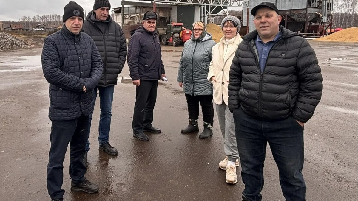 Зампредседателя правительства Томской области оценил итоги уборочной кампании в Зырянском районе tomsk.gov.ru